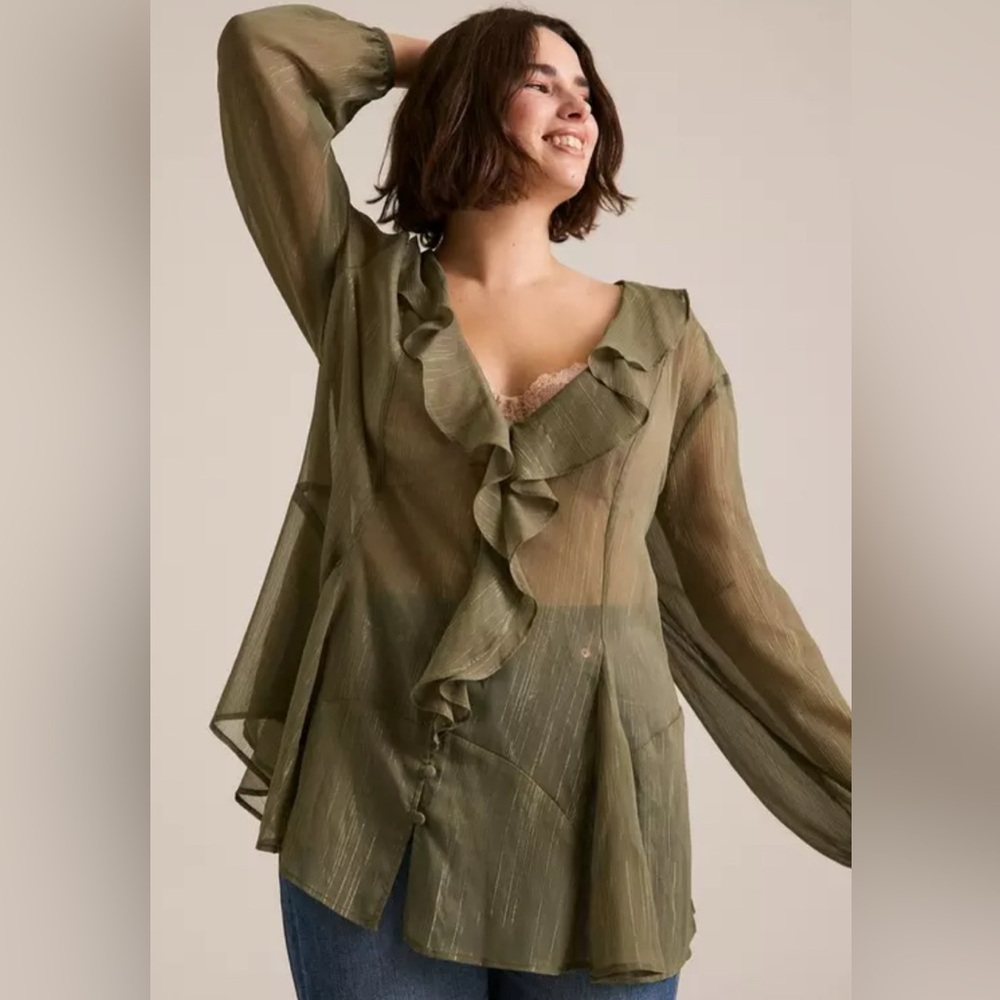 NWT TorridElegant Olive Green Ruffle Blouse
Size 3X 🩷❤️🧡